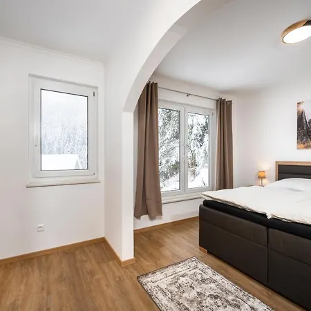 Weiss Apartment *